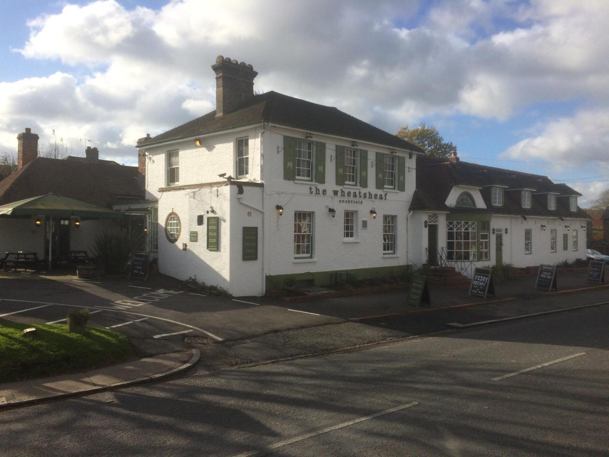 The Wheatsheaf Inn Cuckfield 外观 照片